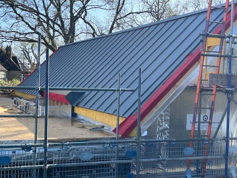 Final metal roofing on small hall - 07.04.26